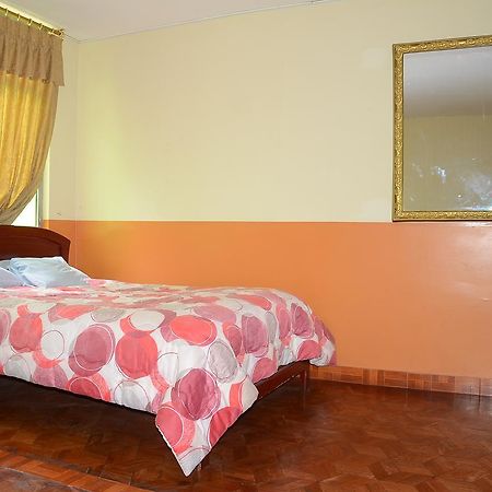 Hotel Real Madrid Риобамба Экстерьер фото