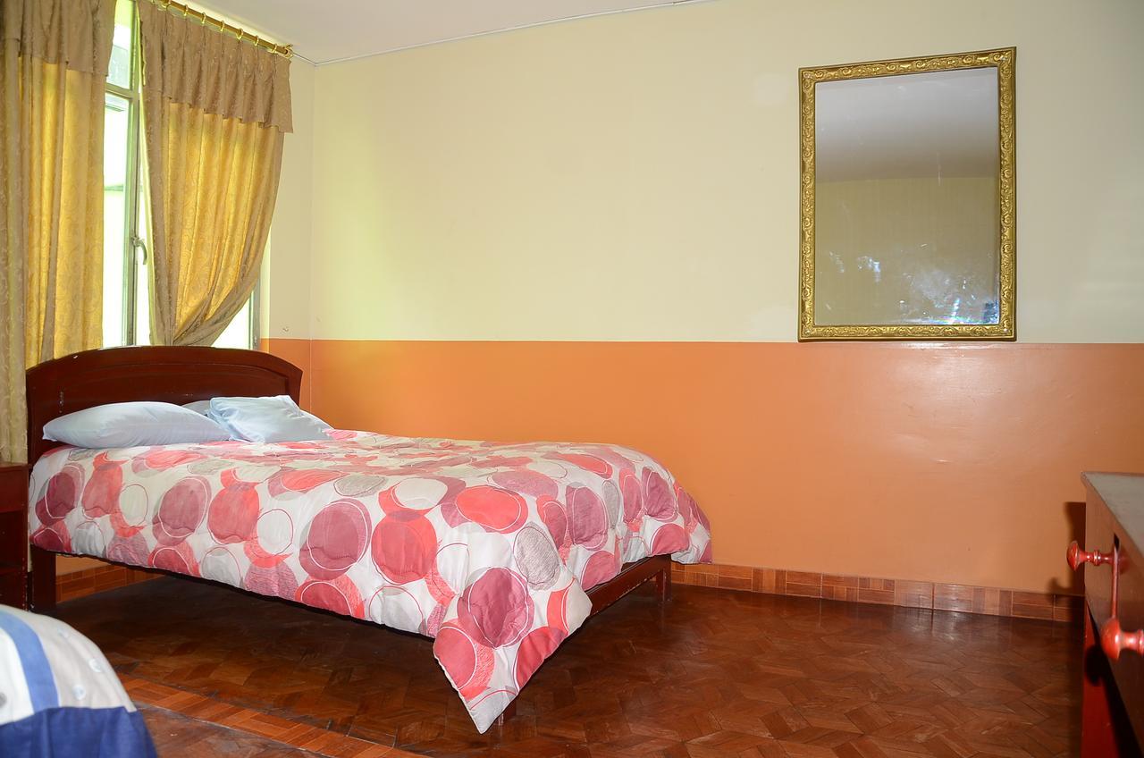 Hotel Real Madrid Риобамба Экстерьер фото