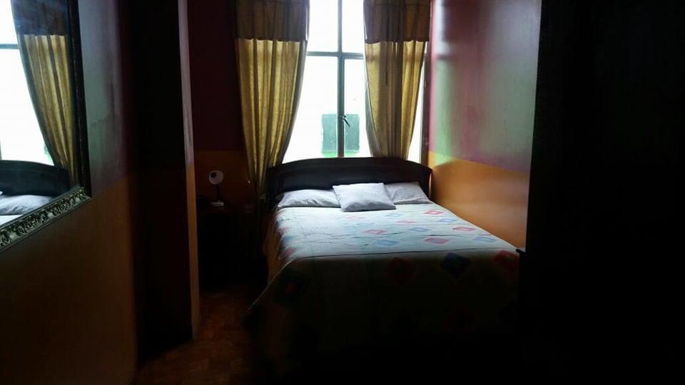 Hotel Real Madrid Риобамба Экстерьер фото