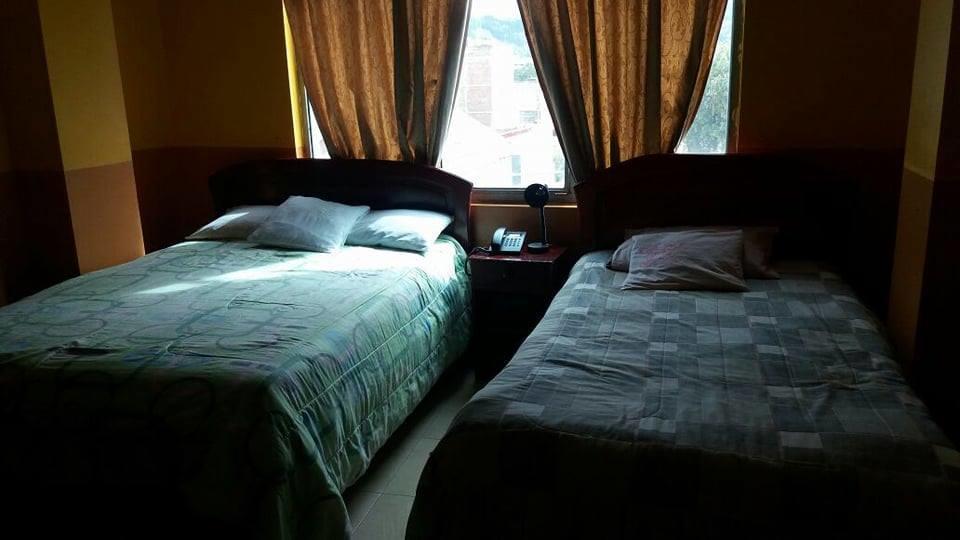 Hotel Real Madrid Риобамба Экстерьер фото