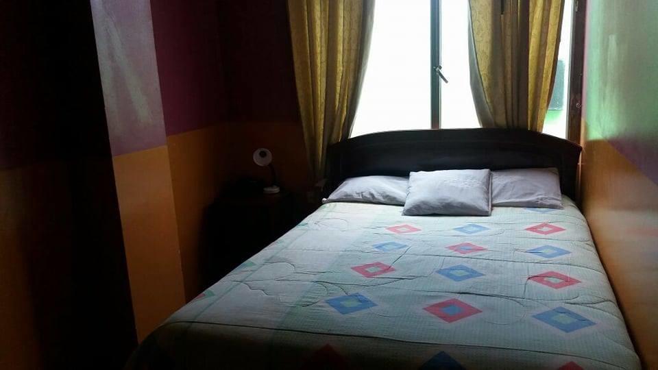 Hotel Real Madrid Риобамба Экстерьер фото