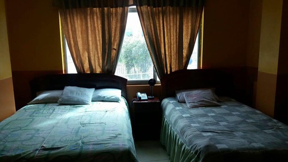 Hotel Real Madrid Риобамба Экстерьер фото