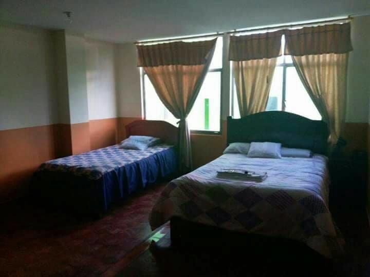 Hotel Real Madrid Риобамба Экстерьер фото