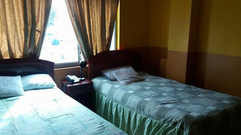Hotel Real Madrid Риобамба Экстерьер фото