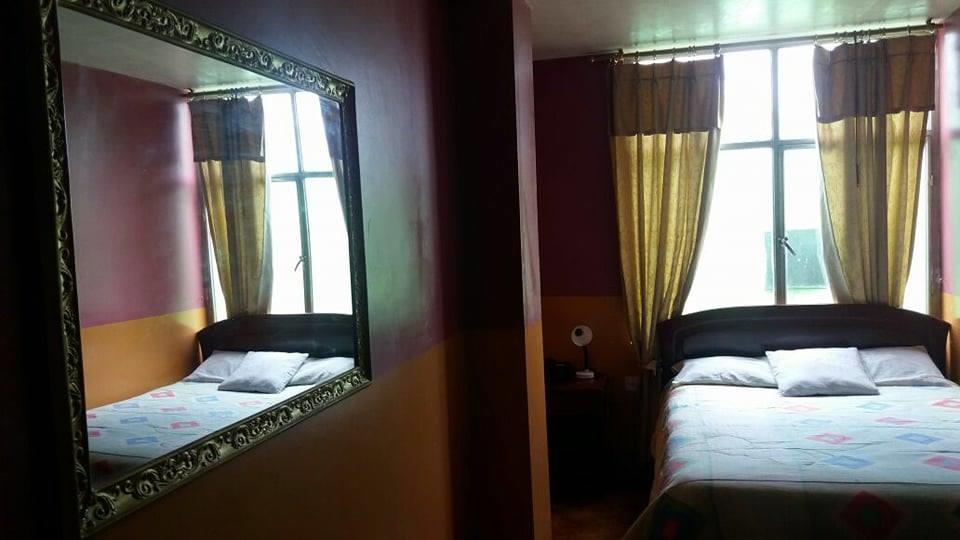 Hotel Real Madrid Риобамба Экстерьер фото