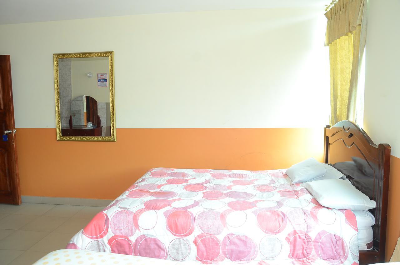 Hotel Real Madrid Риобамба Экстерьер фото